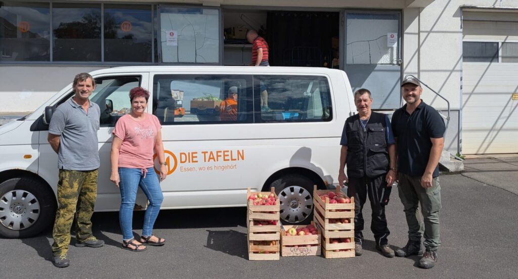 Apfelspende an die Tafel